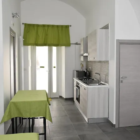 Le Casette Della Panoramica Monte SantʼAngelo